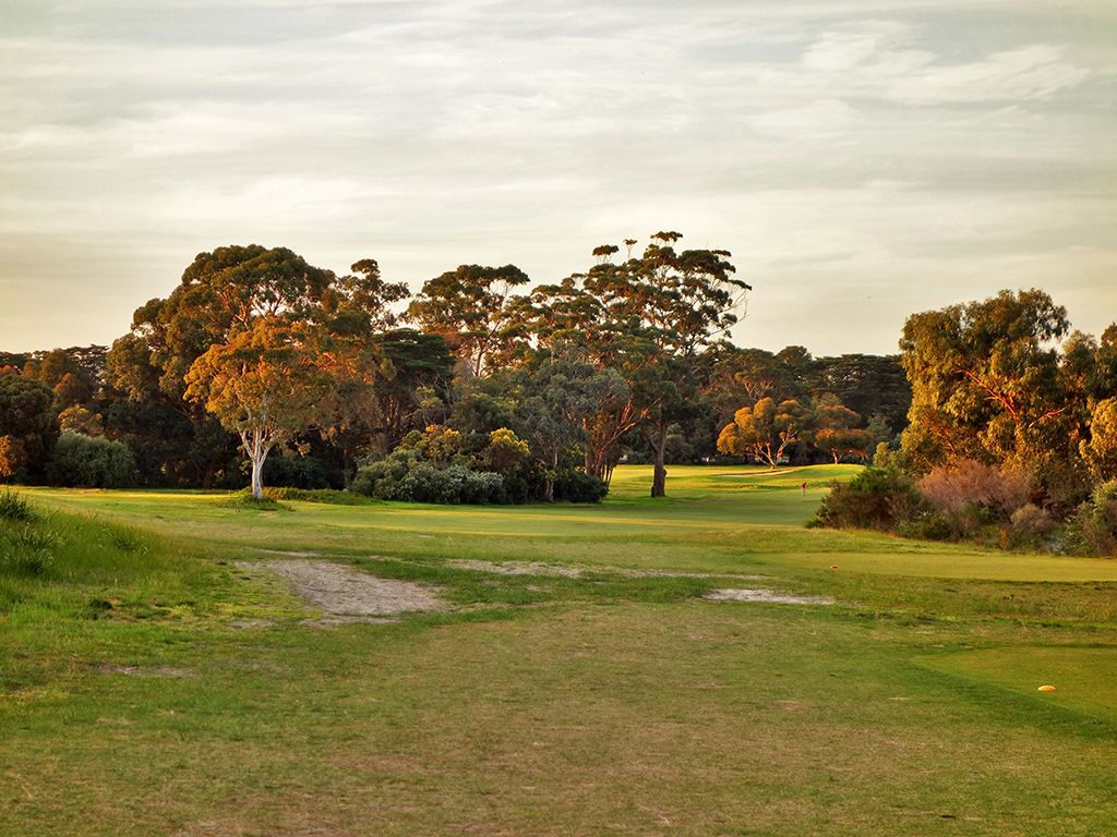 15th Hole at Royal Melbourne Golf Club (Presidents Cup) (569 Yard Par 5)